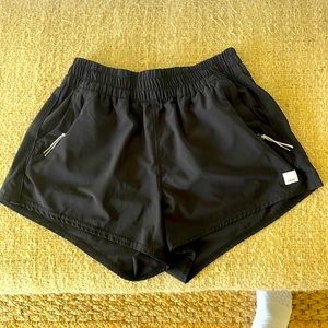 COPY - Womens Vuori shirt size small black